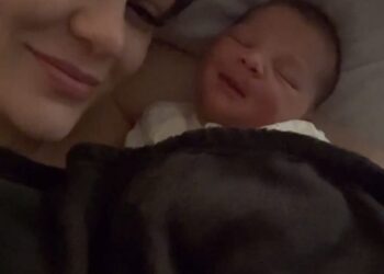 Jessie J showed the baby for the first time