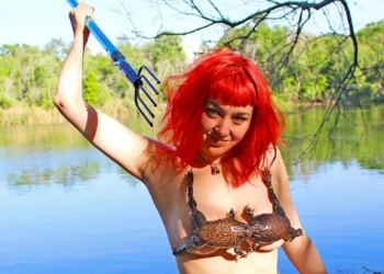 An American woman made a bikini out of dead frogs.