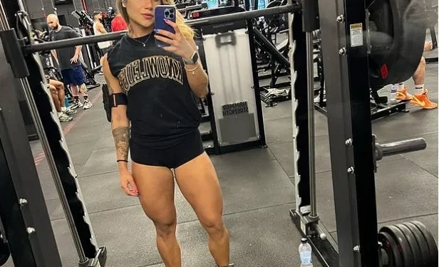 Boyfriend dumps model girlfriend over two-hour sex workouts.